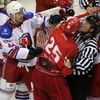 Hokej, Slavia - Lev Praha: Petr Jelínek (25) - Nicklas Danielsson (44)
