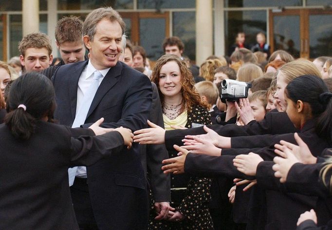 Tony Blair během volební kampaně v roce 2005