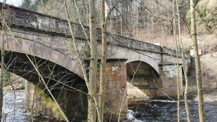 Nejdříve zbourat, pak prohlásit za památku. Kraj zastavil demolici mostu v Poniklé; Zdroj foto: ČTK