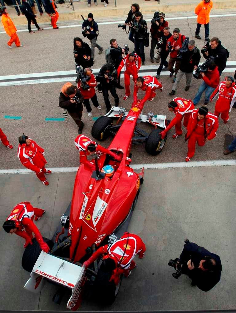 Testy F1 ve Valencii: Alonso