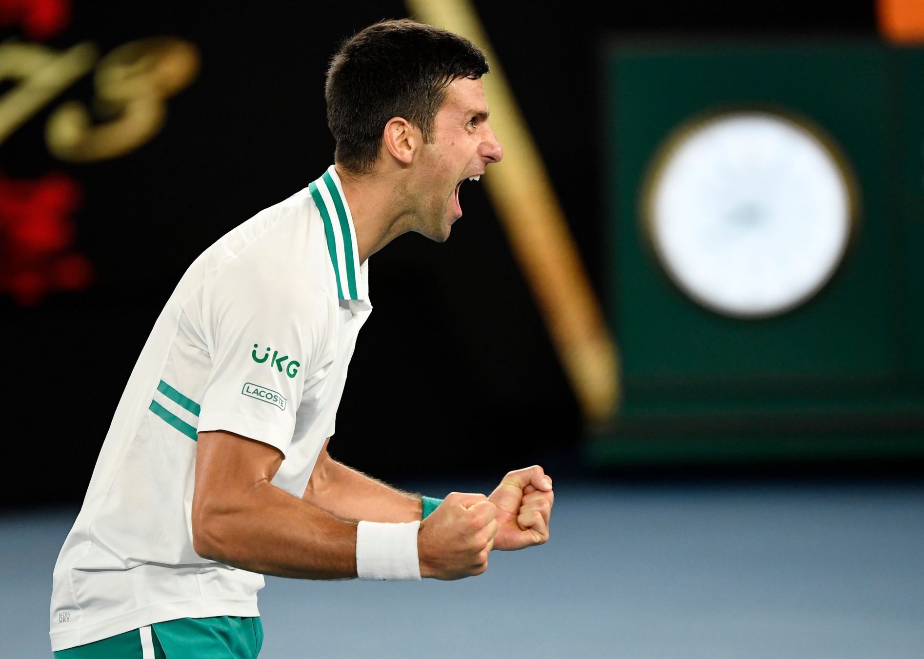 Novak Djokovič slaví triumf ve finále Australian Open 2021