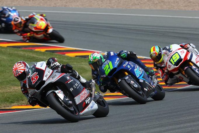 VC Německa 2015, Moto2: Johann Zarco (5), Franco Morbidelli (21) a Xavier Simeon (19)