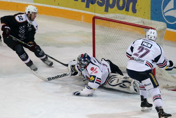 Extraliga, Sparta Praha - Piráti Chomutov: Zdeněk Bahenský - Matúš Kostúr, Brett Palin