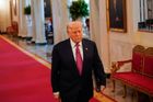 Oplzlé přání jsem neposlal ani nekreslil, brání se Trump. Chce vysoudit miliardy