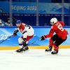 Lukáš Klok a Romain Loeffel v zápase předkola  play-off Česko - Švýcarsko na ZOH 2022 v Pekingu