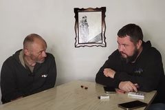 "Je to u nás jako za Stalina." Zajatý Rus si před kamerou předpověděl budoucnost
