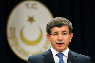 Turecký ministr zahraničí Ahmet Davutoglu.