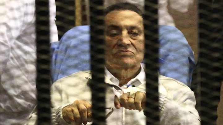 Říkali mu "Sfinga". Husní Mubarak vládl Egyptu 30 let, začínal jako pilot stíhaček
