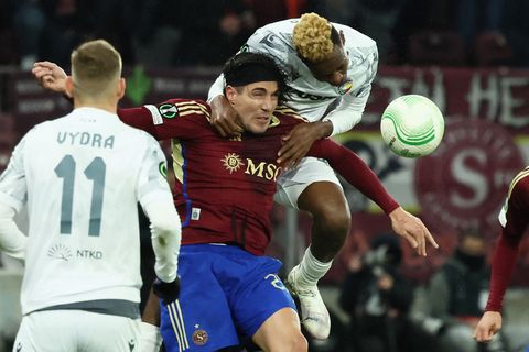Plzeň - Servette 0:1. Viktoria po inkasovaném gólu tlačí, jenže pálí šance