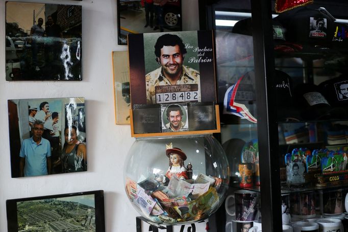 Pablo Escobar je v Kolumbii stále populární. Politici tomu ale chtějí učinit přítrž.
