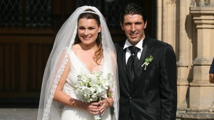 Alena Šeredová a Gianluigi Buffon na své svatbě.