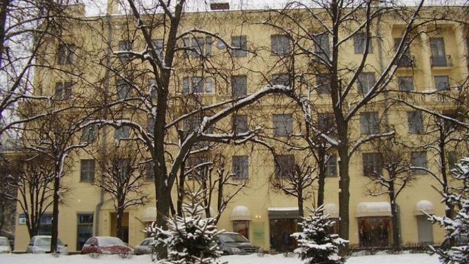Dům číslo 4 v Komunistické ulici v Minsku. Na začátku šedesátých let tady bydlel Lee Harvey Oswald, dnes je tu luxusní butik Dolce Vita.