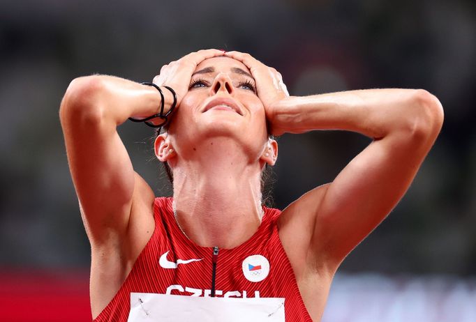 Kristiina Mäki v cíli semifinále běhu na 1500 m na OH 2020 v Tokiu