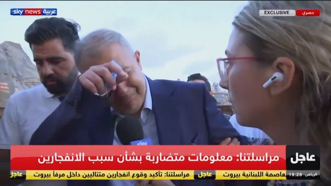 Guvernér Bejrútu se rozplakal v přímém přenosu
