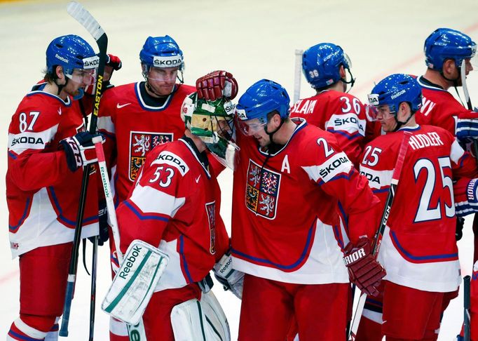 MS v hokeji 2013, Česko - Bělorusko: Alexander Salák (53) a Zbyněk Michálek (2) slaví vítězství