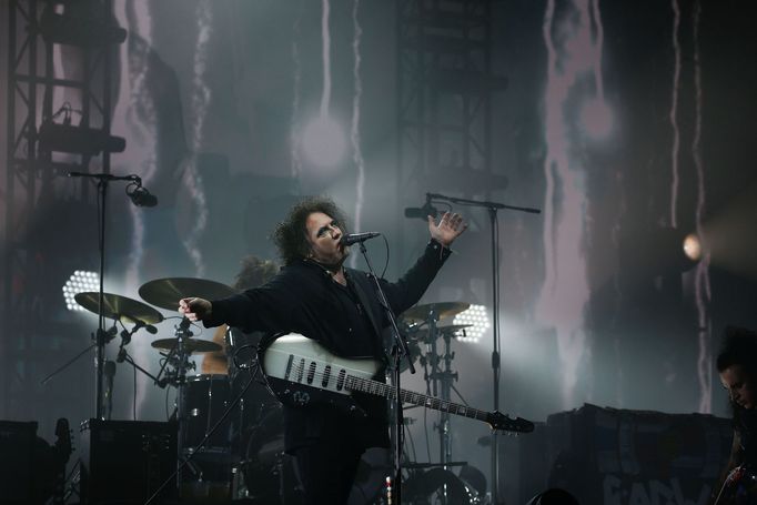 The Cure na Glastonbury.