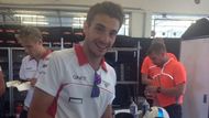 Jules Bianchi má sice narozeniny až následující víkend po Hungaroringu, ale v boxech Marussie ho čekal sladký dárek už v neděli.