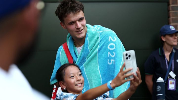"Teď je normální set?" Český debl bavil Wimbledon. Londýnem cloumá zvláštní anomálie; Zdroj foto: Reuters