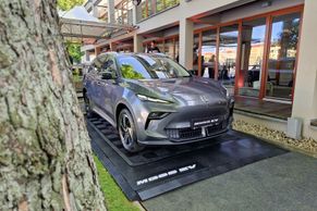 To jsou věci, které MG dlouho chyběly. Číňané novým elektroautem míří na Škodu Elroq