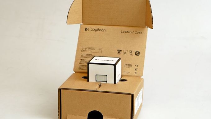 Logitech Cube - stylová kostka na cesty