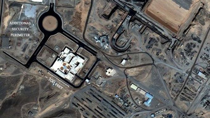 Íránské jaderné zařízení v Natanzu, údajně sloužící k výrobě jaderného materiálu pro vojenské účely. Podobná, a často skrytá zařízení mají i další země