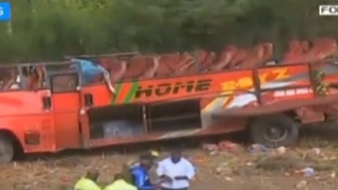 Na severu Keni zemřelo při těžké nehodě autobusu 42 lidí