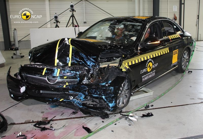 Crash test Mercedes-Benz třídy C (2014)
