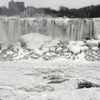 Americká strana Niagarských vodopádů.