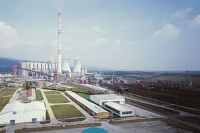 Obrazem: Vysloužilá elektrárna Prunéřov se odpojuje. Její místo zaplní solární panely