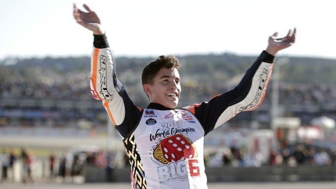 Loni Marc Marquez získal šestý titul mistra světa. Teprve 25letý tovární jezdec Hondy je i letos největším favoritem na korunu šampiona MotoGP.