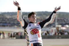 Pešek věří v nadupaném poli MotoGP obhájci titulu Marquezovi, Abrahama čeká náročná sezona