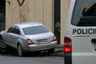 Řidič v Libni srazil policistu, který vyšetřoval nehodu