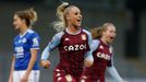 Alisha Lehmannová slaví v dresu Aston Villy gól v síti Leicesteru