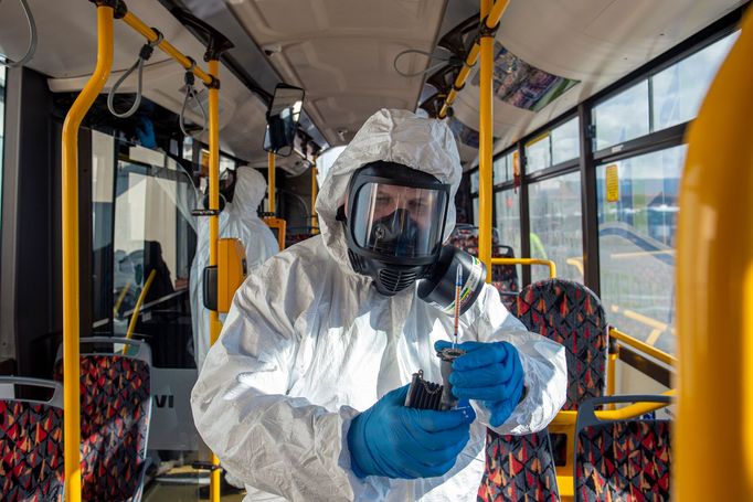 Dopravní podnik měst Liberce a Jablonce nad Nisou kvůli koronaviru dezinfikuje ozonem autobusy a tramvaje