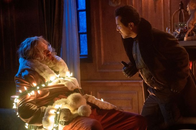 David Harbour jako Santa Claus a John Leguizamo coby Vydřigroš.