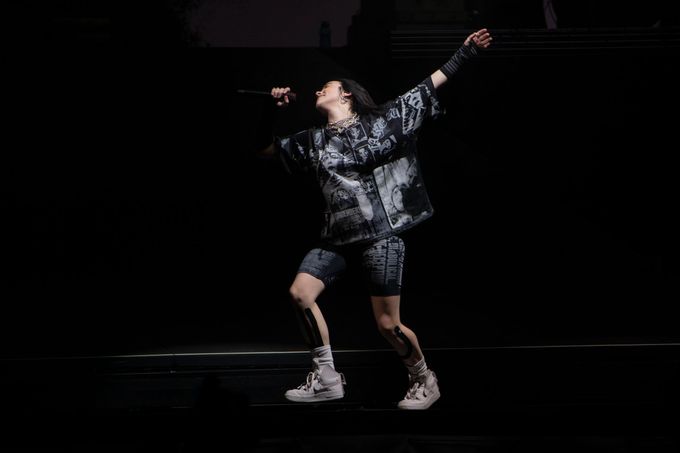 Billie Eilish na festivalu Glastonbury v roce 2022.