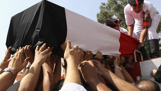 Egypt: Mrtvých přibývá, v mešitě jich našli 250