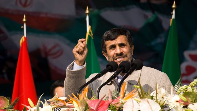 Íránský prezident Ahmadínežád i nadále tvrdí, že jaderný program jeho země je "mírový"