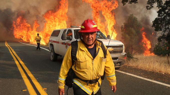 Požáry v Kalifornii.