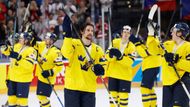 Švédové slaví s bronzovými medailemi po zápase MS 2024 o 3. místo s Kanadou