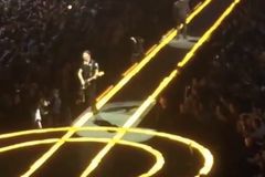 U2 se báli, že pádem kytaristy The Edge jejich turné končí