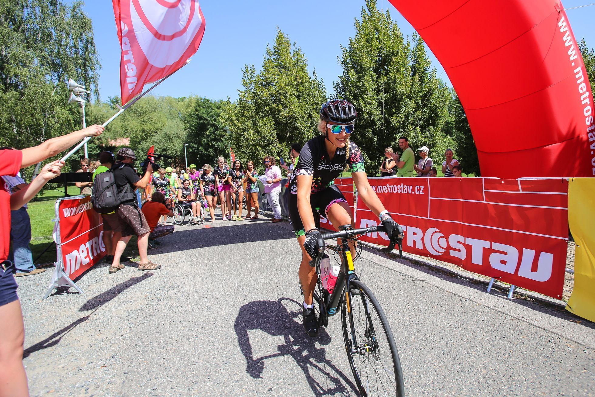 Handy cyklo maraton - start, Cesta za snem, tým Sananim a Bronec