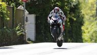 Udělejte si představu o tom, co jezdce na Tourist Trophy čeká - rychlost, adrenalin a nebezpečí na každém metru.