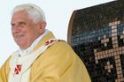 Papež odsoudil před Izraelci holokaust i jeho popírače