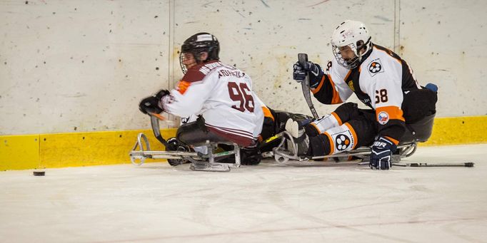 Zdeněk Krupička patří k zakladatelům sledge hokejové Sparty, je útočníkem reprezentace, ale ani jeho dlouholeté zkušenosti nepomohly. Sparta podlehla Zlínu 0:1.