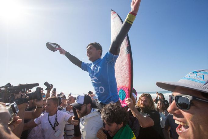 Vítěz závodu Rip Curl 2017 v Peniche, Gabriel Medina