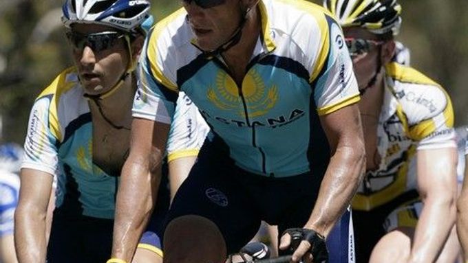 Tour de France je prostorem pro odvádění neskutečných výkonů. Tým Astana s favority závodu Armstrongem a Contadorem