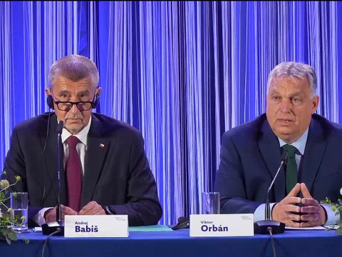 Babiš se spojil s Orbánem a rakouskými národovci, chtějí založit vlasteneckou frakci