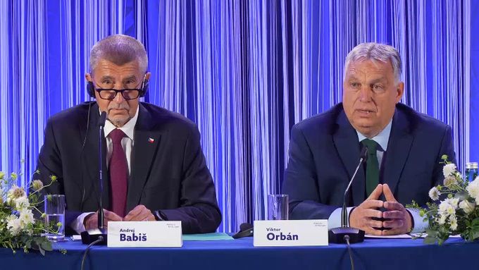 Andrej Babiš a Viktor Orbán na nedělní tiskové konferenci, kde oznámili zájem vytvořit novou frakci v Evropském parlamentu.