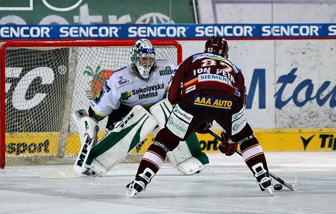 Sparta Praha hosti v semifinále Karlovy Vary.